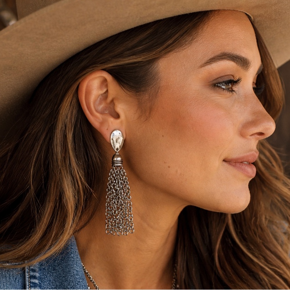 Chico’s Silver Tone Chain Tassel Dangle Earrings NWT (BR333/5)